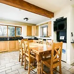 度假居 The West Barn Near Bath, Sleeps 24 And 2 Hot Tubs 布里斯托