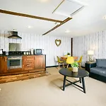 The West Barn Near Bath, Sleeps 24 And 2 Hot Tubs * Bristol