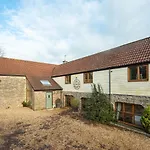 Holiday home The West Barn Near Bath, Sleeps 24 And 2 Hot Tubs *