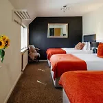 Holiday home The West Barn Near Bath, Sleeps 24 And 2 Hot Tubs *