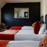Holiday home The West Barn Near Bath, Sleeps 24 And 2 Hot Tubs *