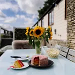 Holiday home The West Barn Near Bath, Sleeps 24 And 2 Hot Tubs