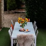 The West Barn Near Bath, Sleeps 24 And 2 Hot Tubs Holiday home *