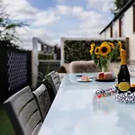 The West Barn Near Bath, Sleeps 24 And 2 Hot Tubs