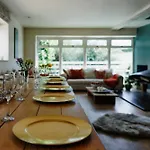 The West Barn Near Bath, Sleeps 24 And 2 Hot Tubs
