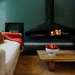 The West Barn Near Bath, Sleeps 24 And 2 Hot Tubs Holiday home