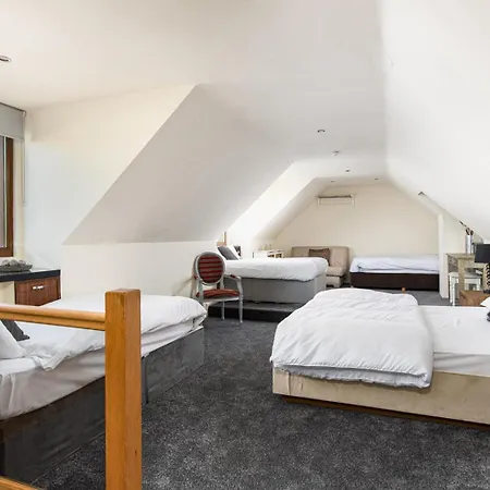 Hébergement de vacances The West Barn Near Bath, Sleeps 24 And 2 Hot Tubs Bristol