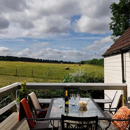 The West Barn Near Bath, Sleeps 24 And 2 Hot Tubs Hébergement de vacances