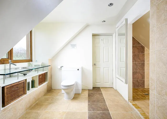 The West Barn Near Bath, Sleeps 24 And 2 Hot Tubs *