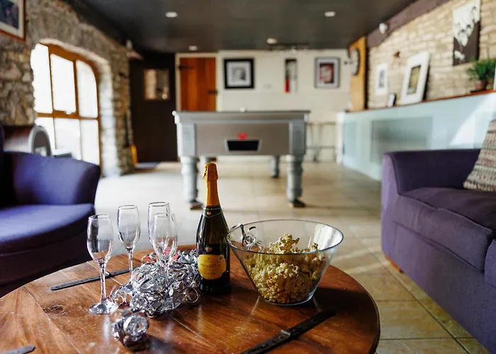 The West Barn Near Bath, Sleeps 24 And 2 Hot Tubs Bristol