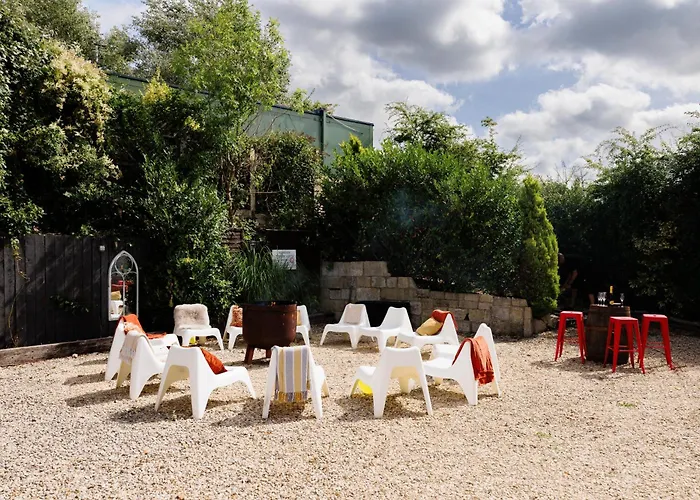 Ferienhaus The West Barn Near Bath, Sleeps 24 And 2 Hot Tubs