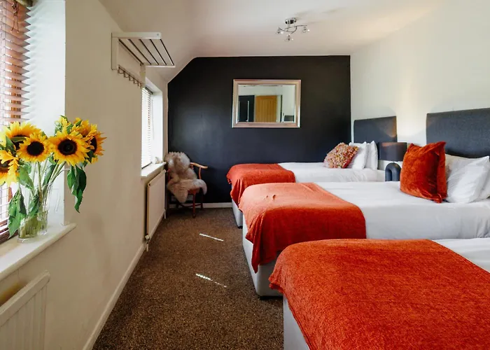 Ferienhaus The West Barn Near Bath, Sleeps 24 And 2 Hot Tubs *