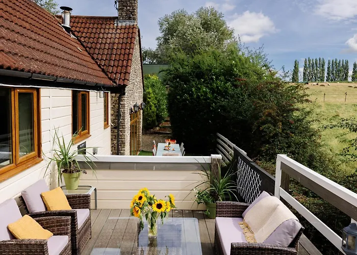 Dom wakacyjny The West Barn Near Bath, Sleeps 24 And 2 Hot Tubs