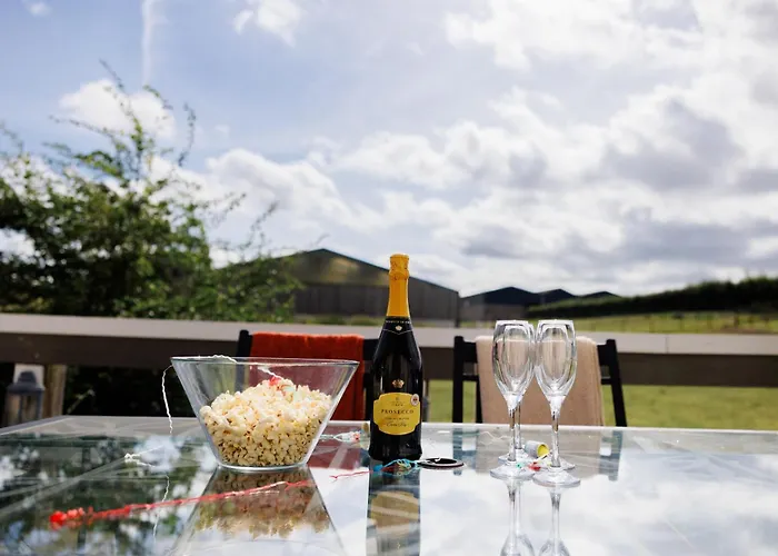 Ferienhaus The West Barn Near Bath, Sleeps 24 And 2 Hot Tubs Bristol