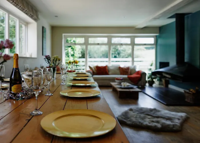 The West Barn Near Bath, Sleeps 24 And 2 Hot Tubs