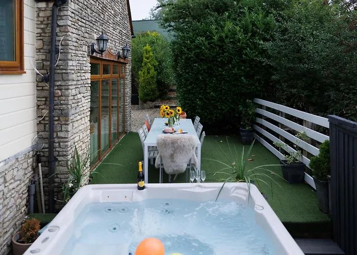 The West Barn Near Bath, Sleeps 24 And 2 Hot Tubs Bristol