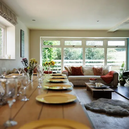 The West Barn Near Bath, Sleeps 24 And 2 Hot Tubs *