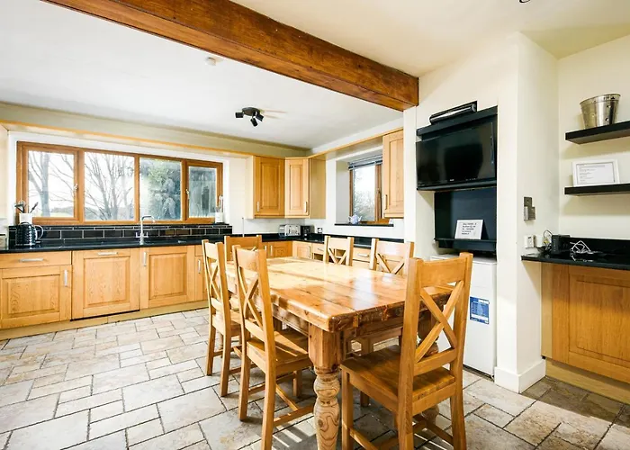 Holiday home The West Barn Near Bath, Sleeps 24 And 2 Hot Tubs Bristol