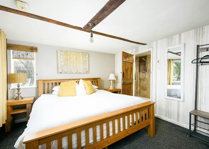 Holiday home The West Barn Near Bath, Sleeps 24 And 2 Hot Tubs *