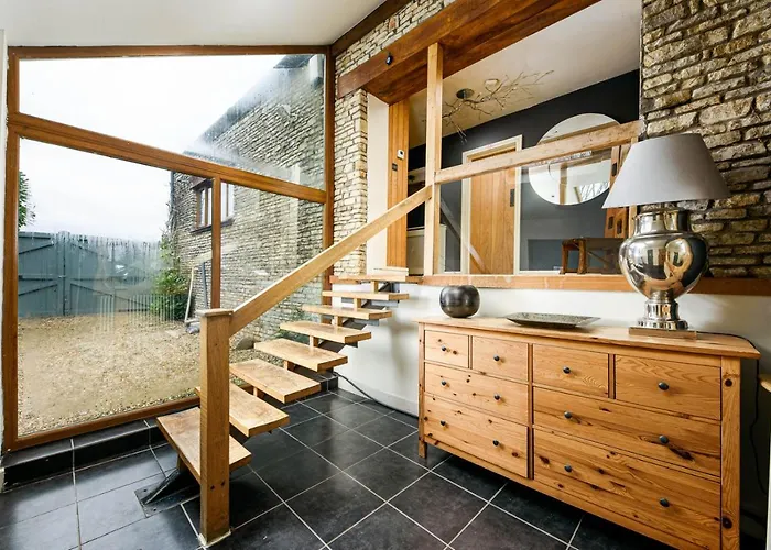 Semesterbostad The West Barn Near Bath, Sleeps 24 And 2 Hot Tubs Bristol