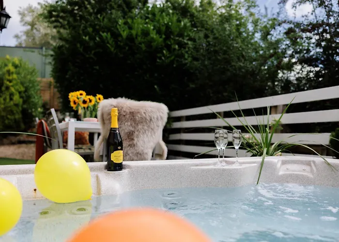 The West Barn Near Bath, Sleeps 24 And 2 Hot Tubs Holiday home Bristol
