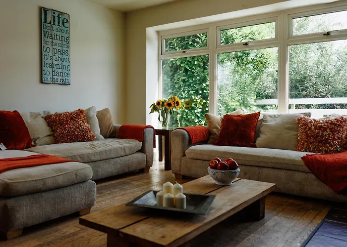 Semesterbostad The West Barn Near Bath, Sleeps 24 And 2 Hot Tubs *